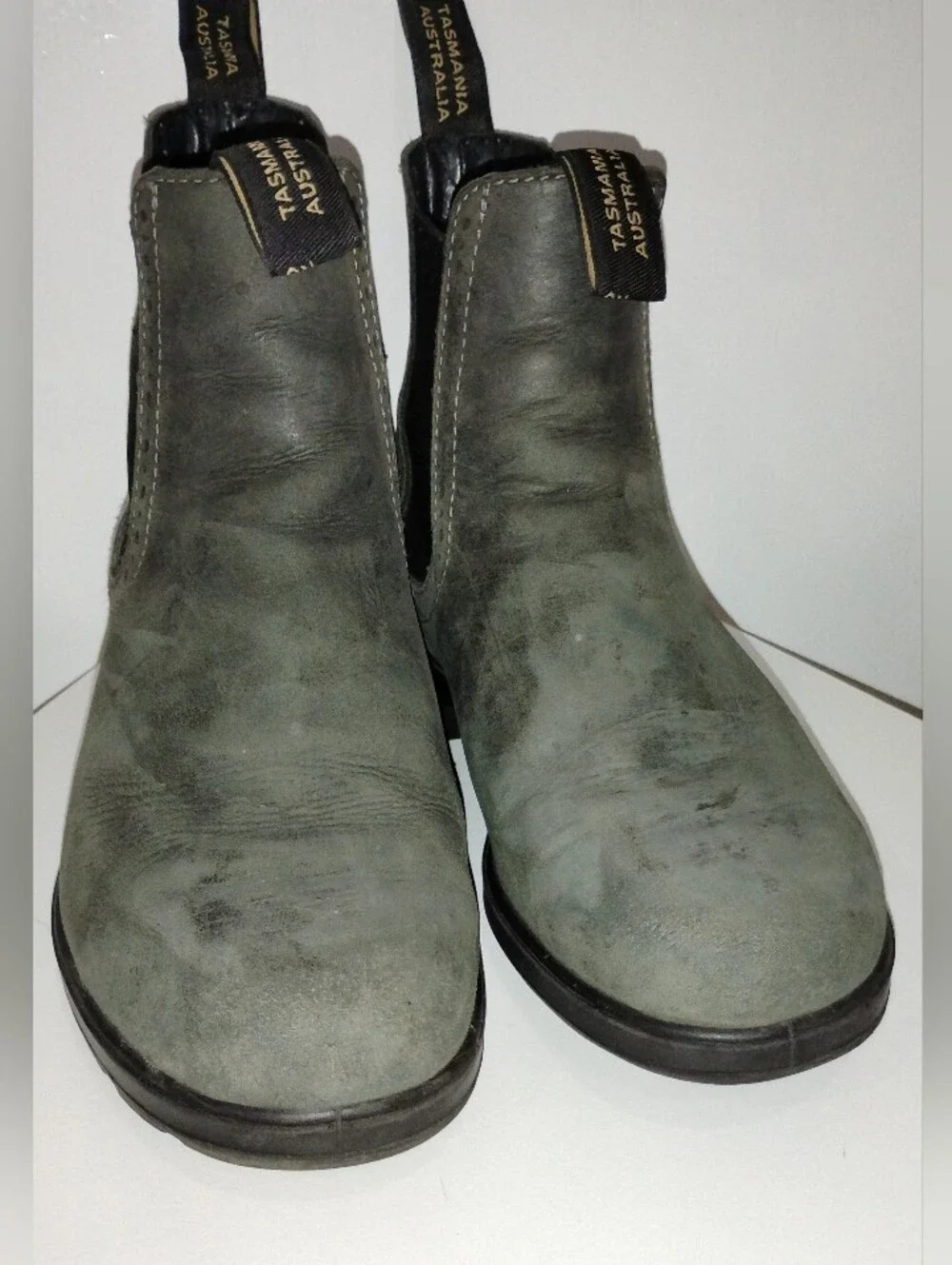 BLUNDERSTONE SUEDE CHELSEA BOOTS